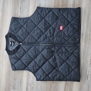 Mens vest. Dickies brand. Size 2X black. Fleece lined. 2 front pockets.